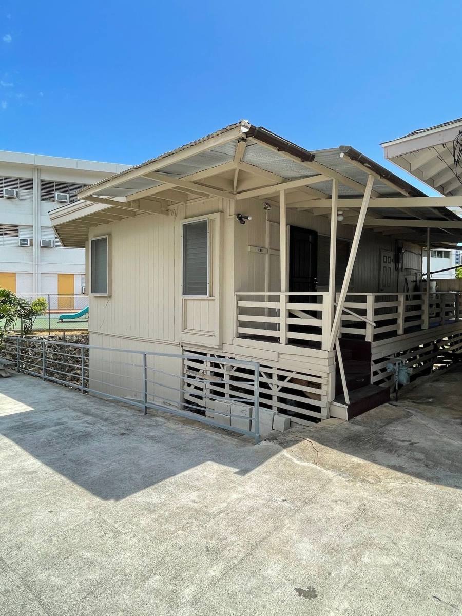 Apartment for rent at 43F Kauila St, Honolulu, HI 96813