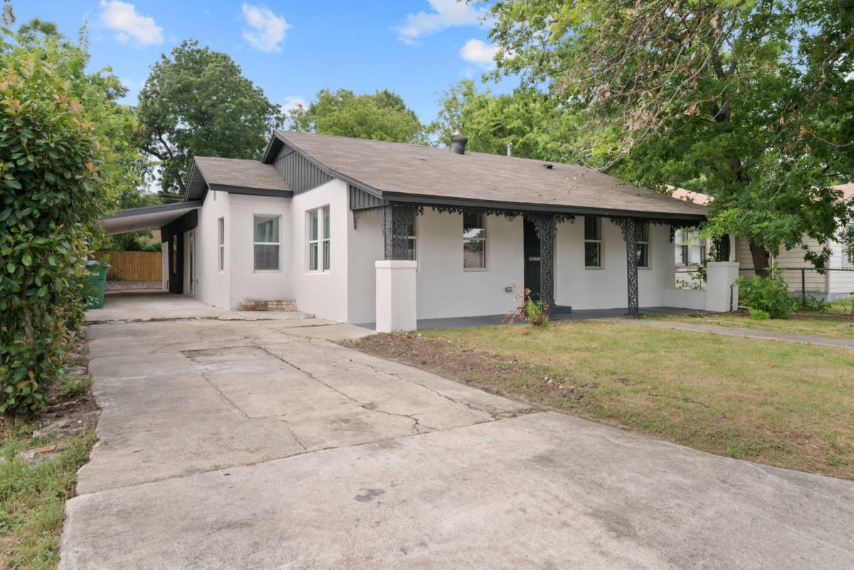 House for rent at 1627 W Mariposa, San Antonio, TX 78201