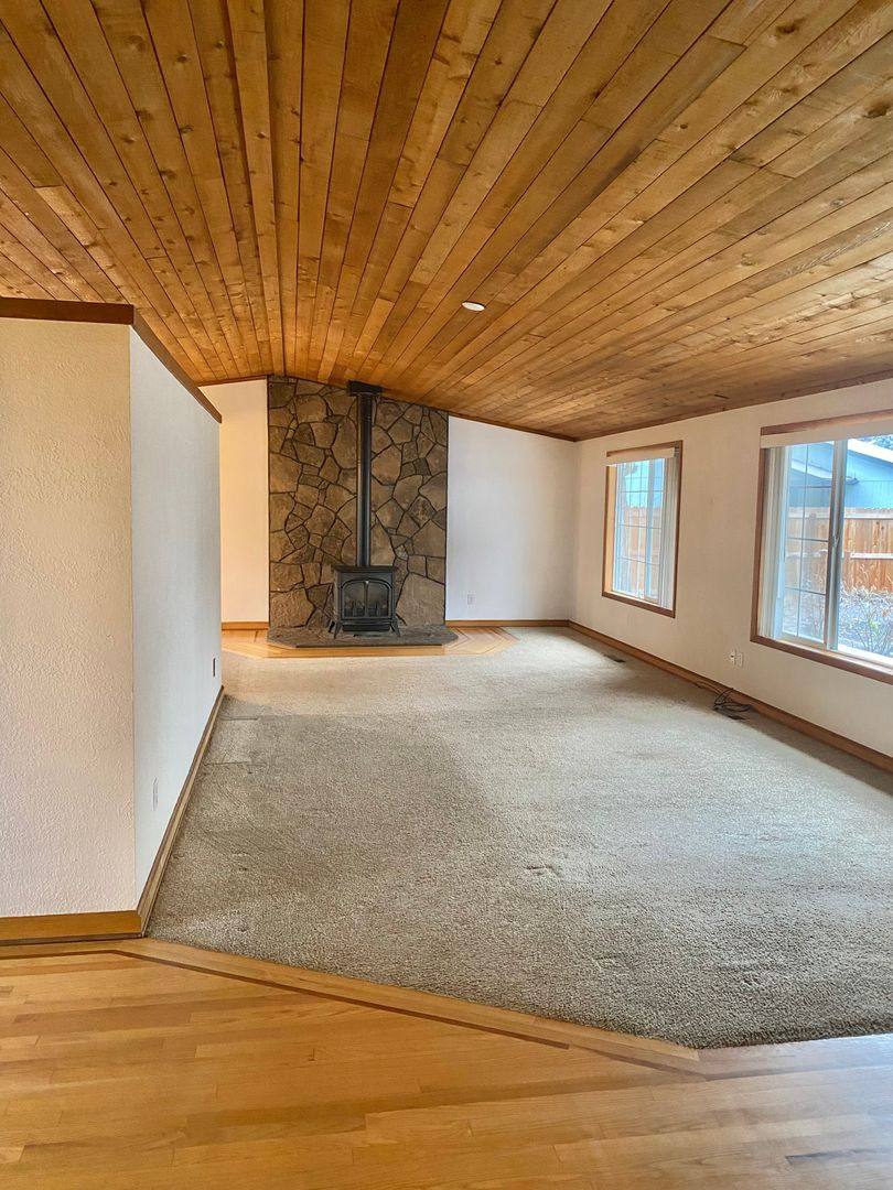House for rent at 2816 NE Lapoint Court, Bend, OR 97701