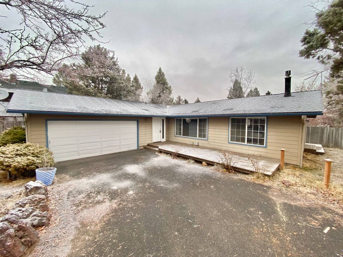 House for rent at 2816 NE Lapoint Court, Bend, OR 97701