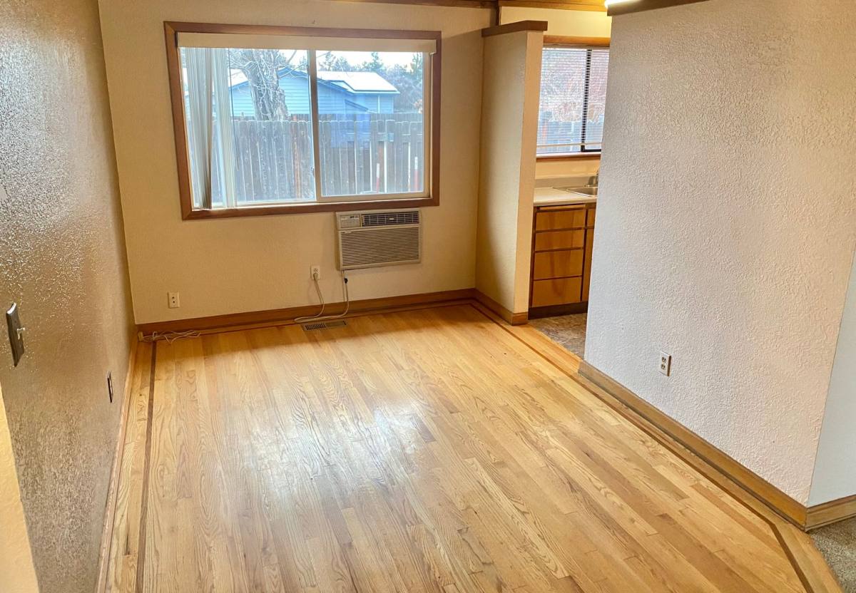 House for rent at 2816 NE Lapoint Court, Bend, OR 97701