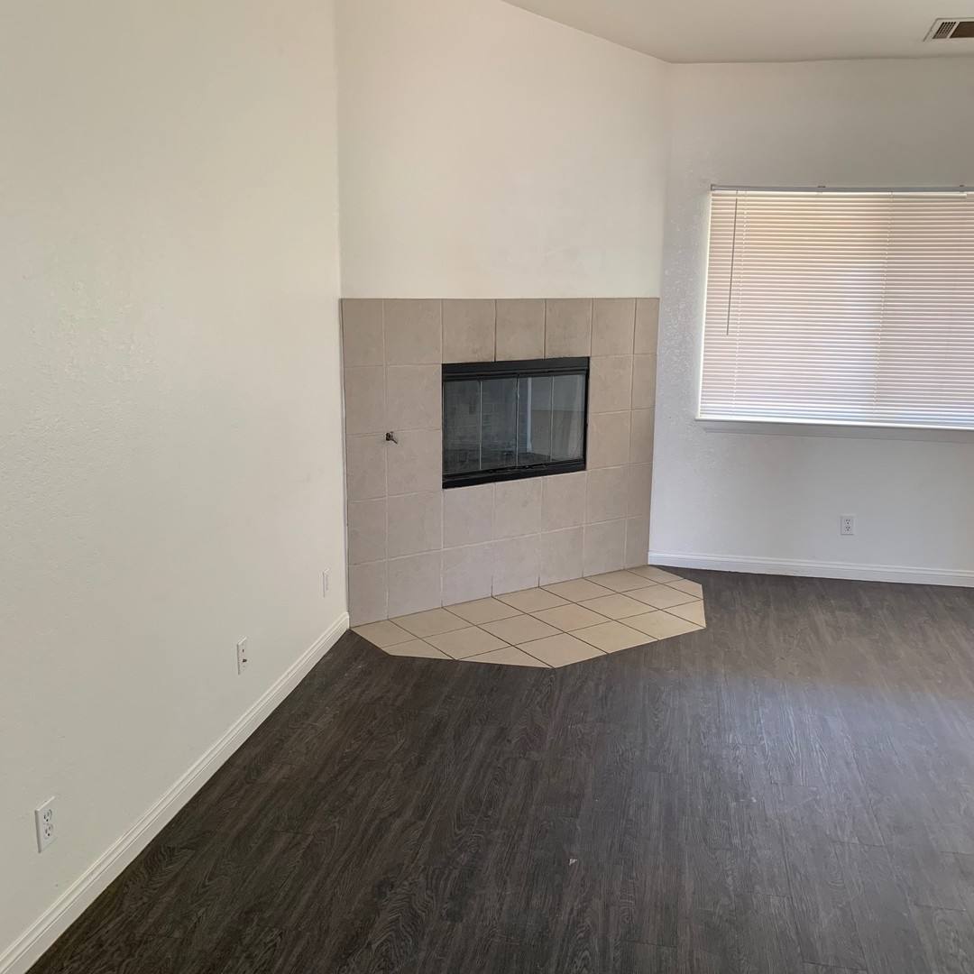 House for rent at 15415 Kiamichi Rd, Apple Valley, CA 92307