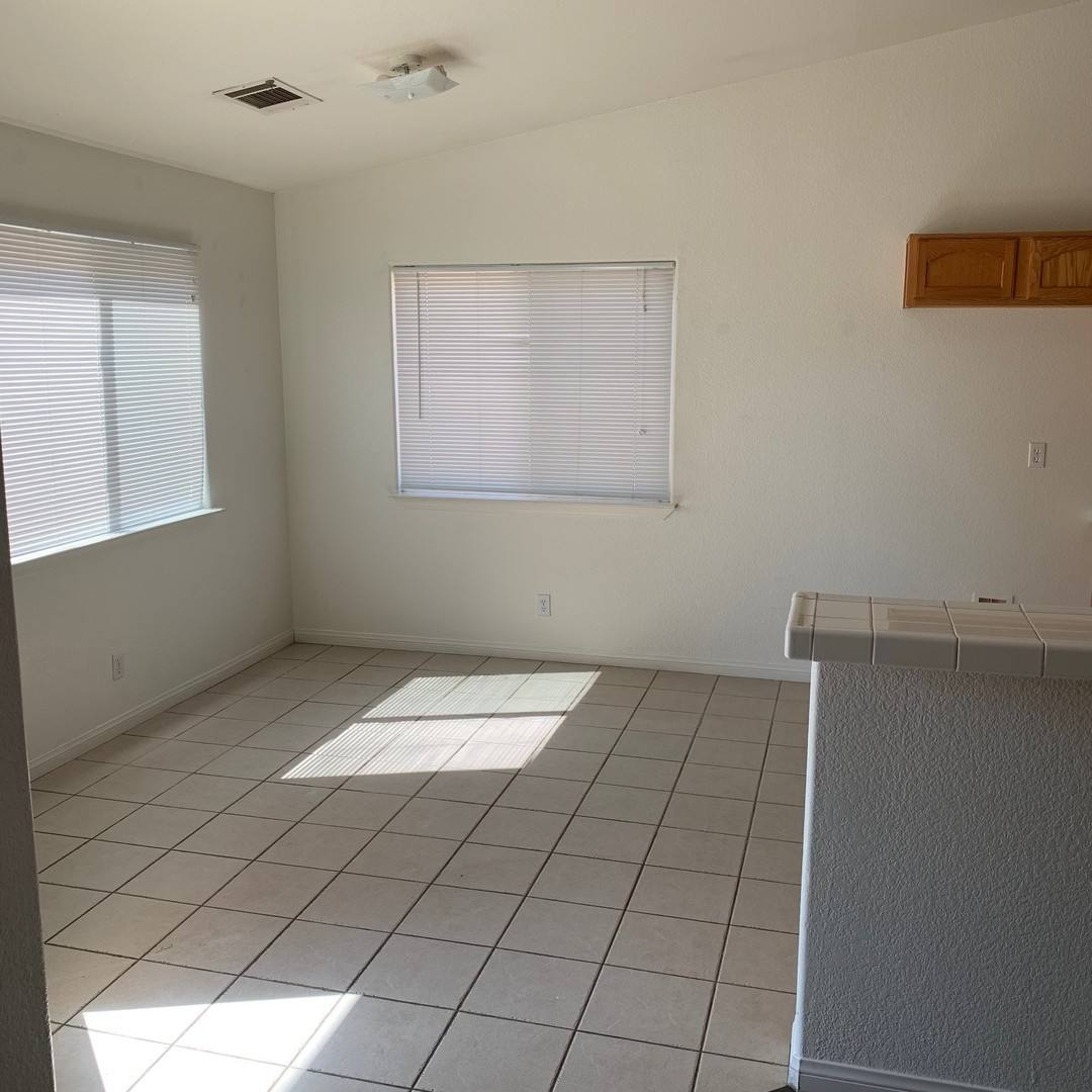 House for rent at 15415 Kiamichi Rd, Apple Valley, CA 92307