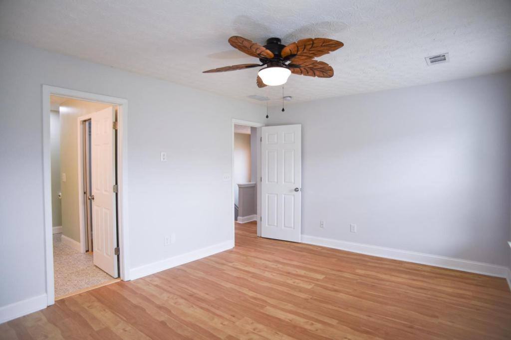 Townhouse for rent at 6616 Splashwater Dr, Flowery Branch, GA 30542