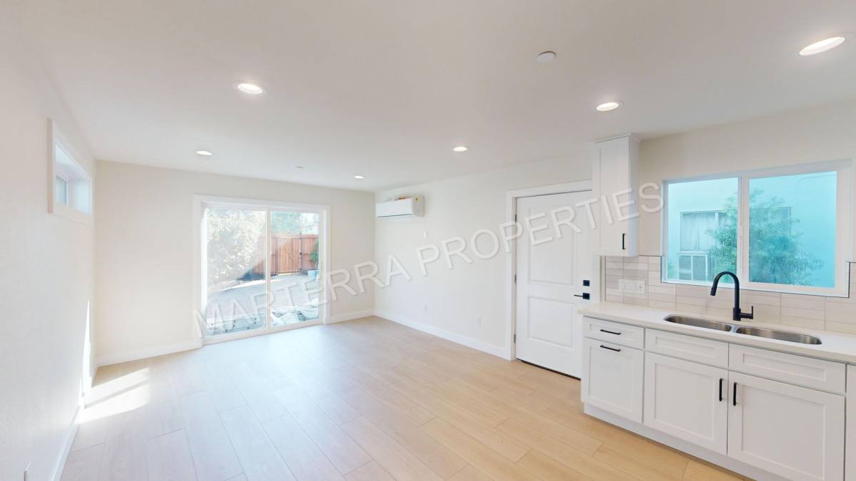 Apartment for rent at 968 Mission Dr, Costa Mesa, CA 92626