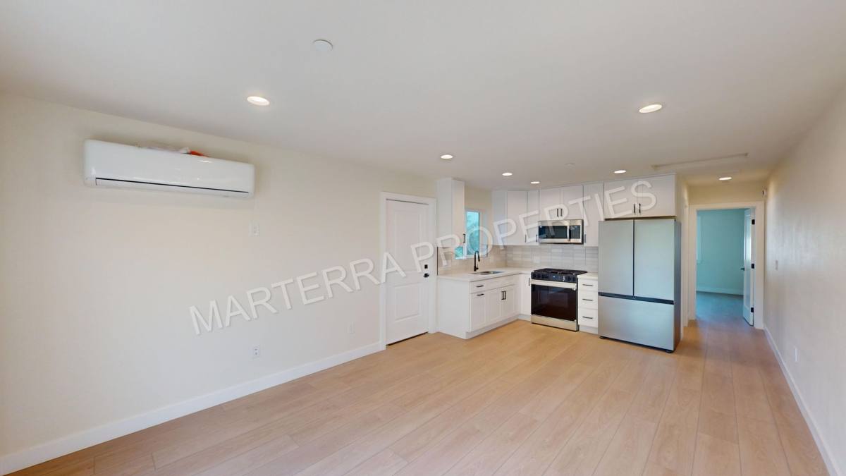 Apartment for rent at 968 Mission Dr, Costa Mesa, CA 92626