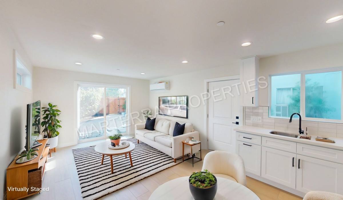 Apartment for rent at 968 Mission Dr, Costa Mesa, CA 92626