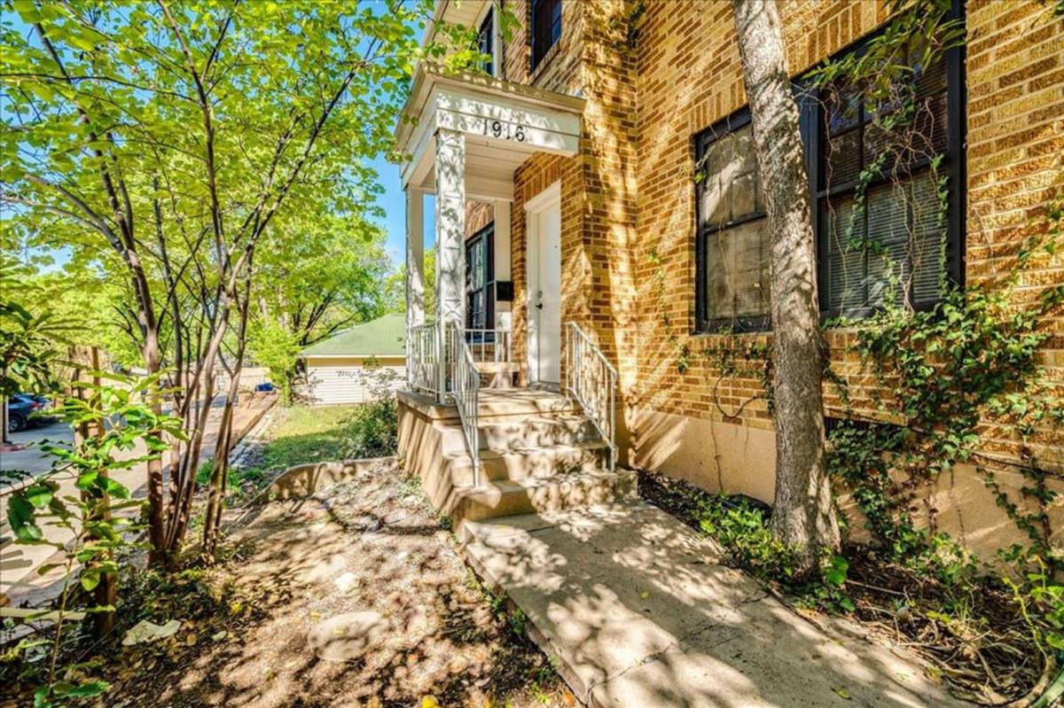 House for rent at 1916 Robbins Place, Austin, TX 78705