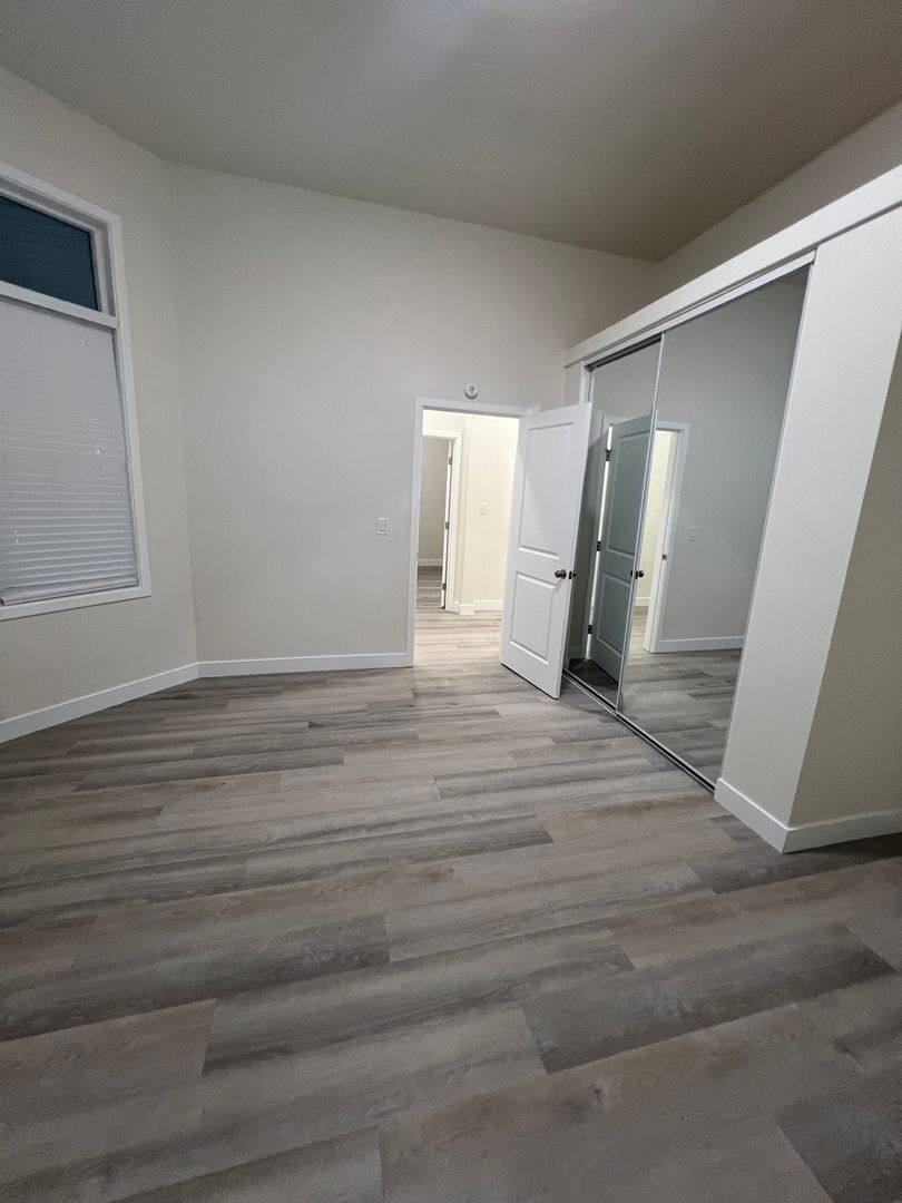 Apartment for rent at 617 W 76th St, Los Angeles, CA 90044
