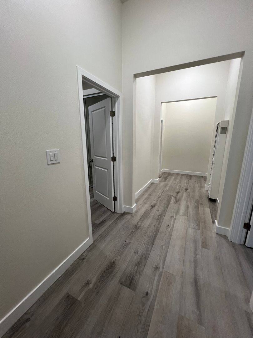 Apartment for rent at 617 W 76th St, Los Angeles, CA 90044