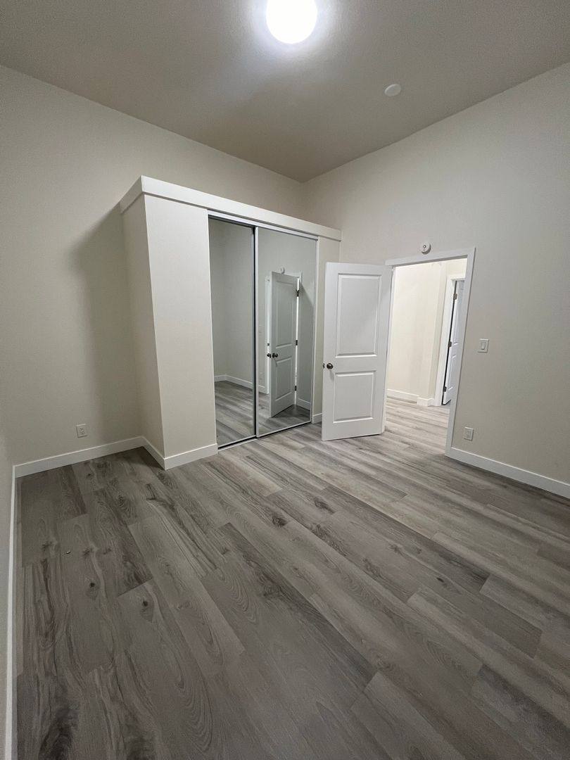 Apartment for rent at 617 W 76th St, Los Angeles, CA 90044