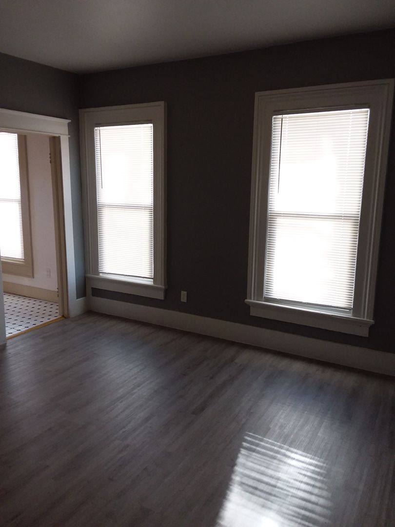 Apartment for rent at 1543 Exchange St, Astoria, OR 97103