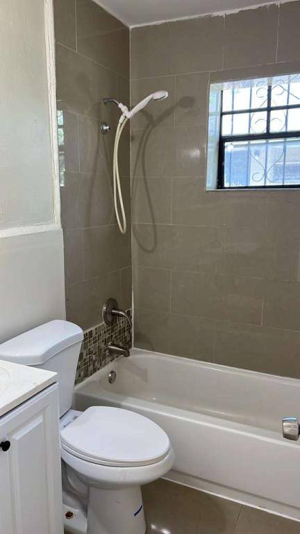 Townhouse for rent at 564 NW 13th St, Homestead, FL 33034