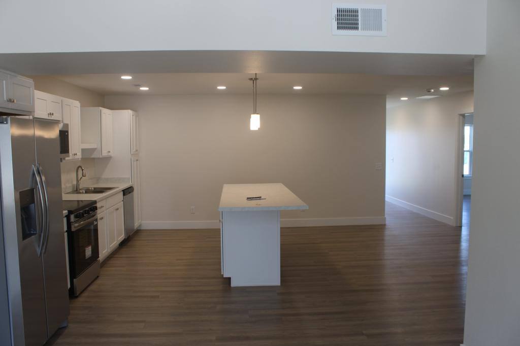 Townhouse for rent at 1103 Emerald Cove Dr, Clear Lake, IA 50428