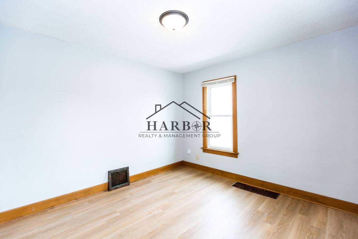 House for rent at 15 8th St NW, Rochester, MN 55901
