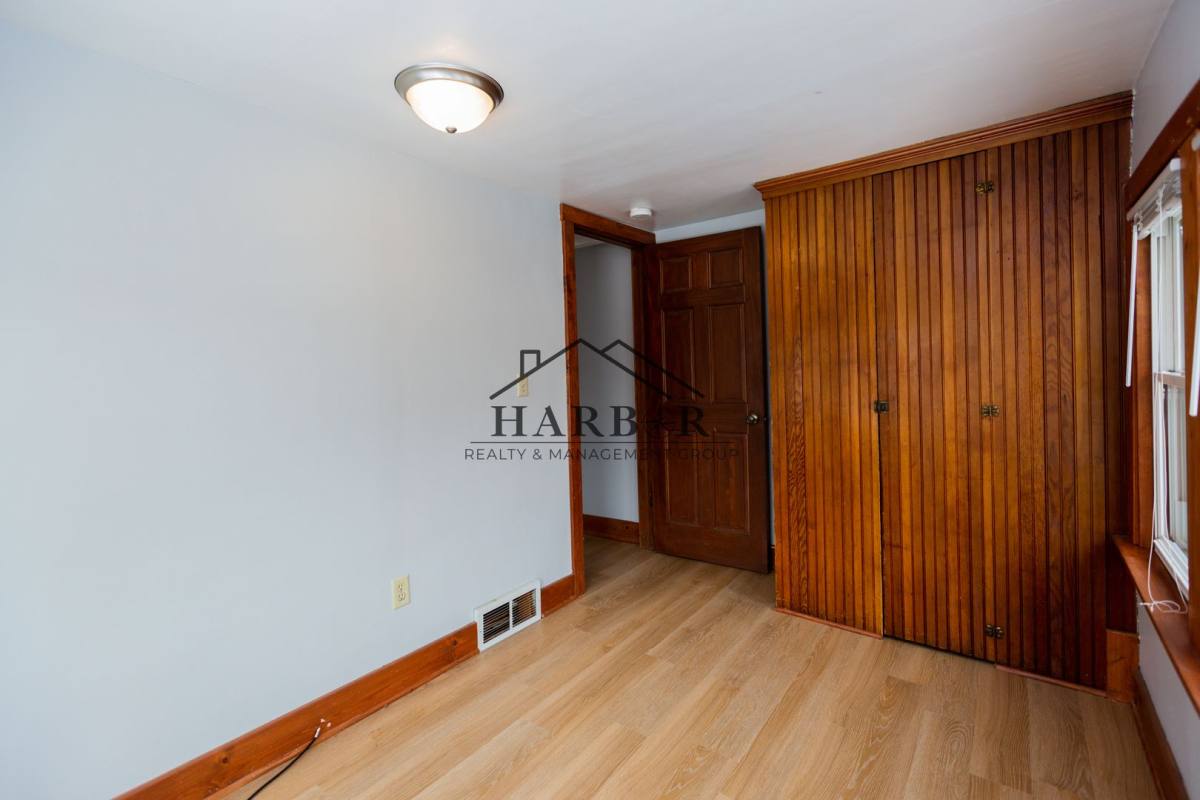 House for rent at 15 8th St NW, Rochester, MN 55901