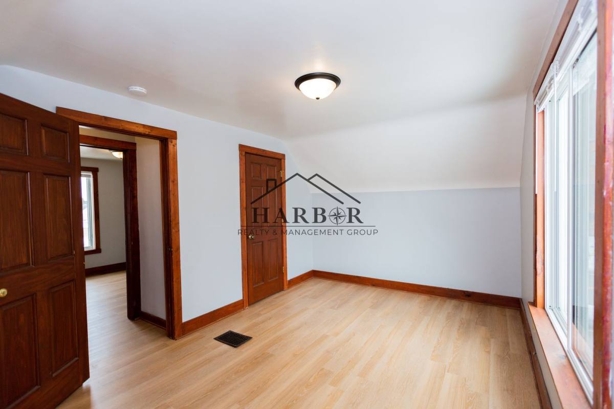 House for rent at 15 8th St NW, Rochester, MN 55901