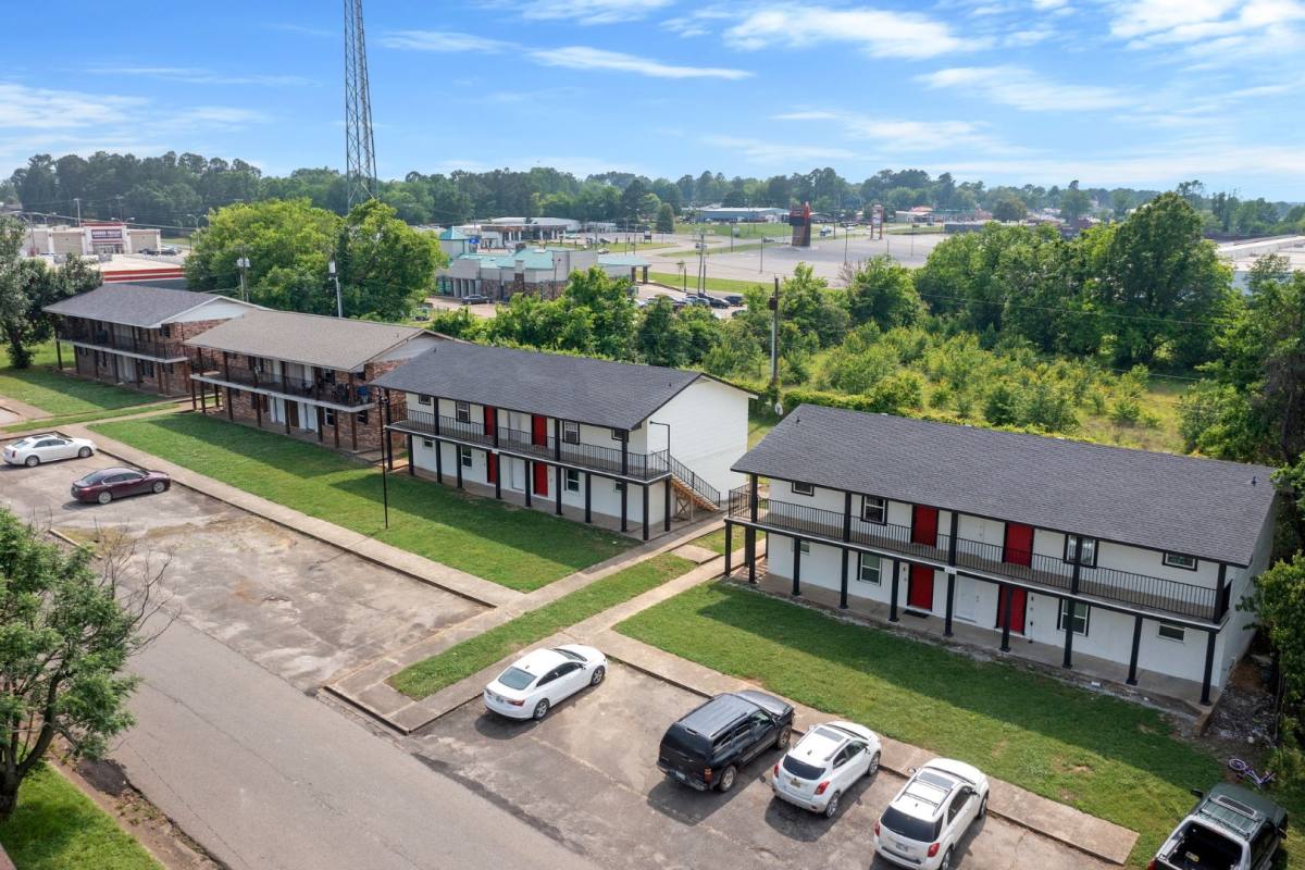 Apartment for rent at 103 N Brookwood St #12, Idabel, OK 74745