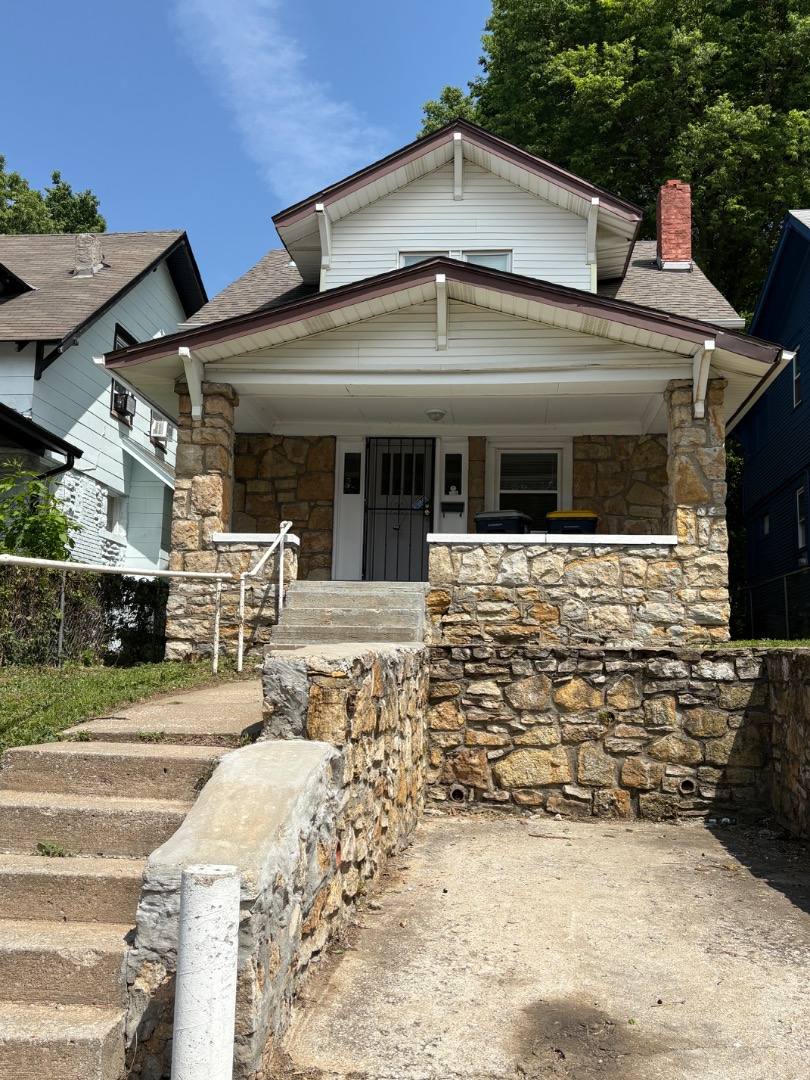 House for rent at 3933 S Benton Ave, Kansas City, MO 64130