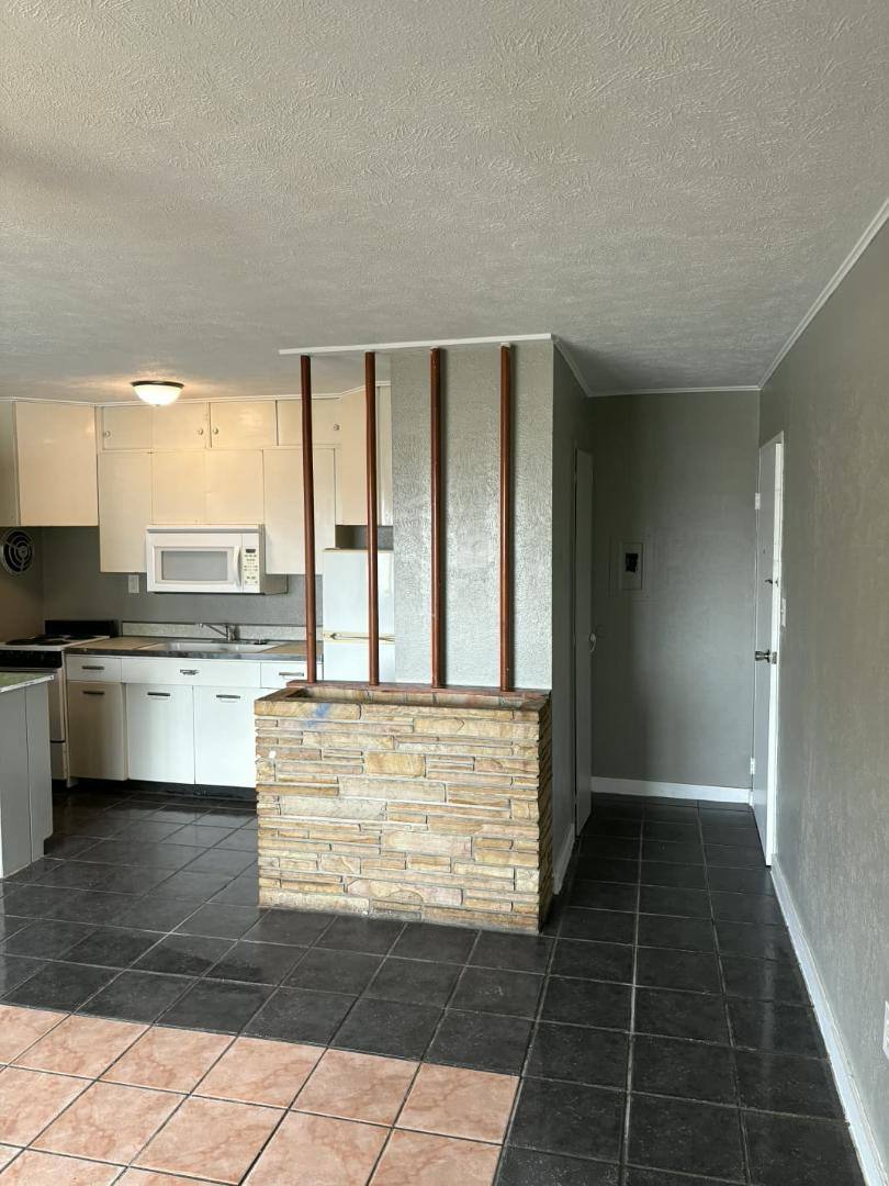 Apartment for rent at 107 E 9th St, Bartlesville, OK 74003