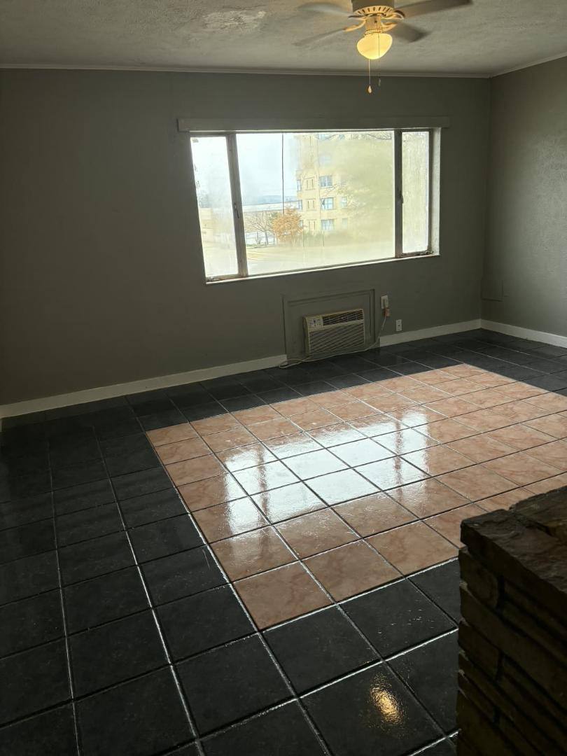 Apartment for rent at 107 E 9th St, Bartlesville, OK 74003