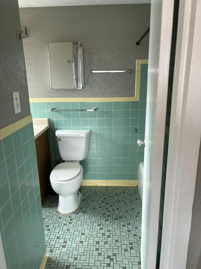 Apartment for rent at 107 E 9th St, Bartlesville, OK 74003