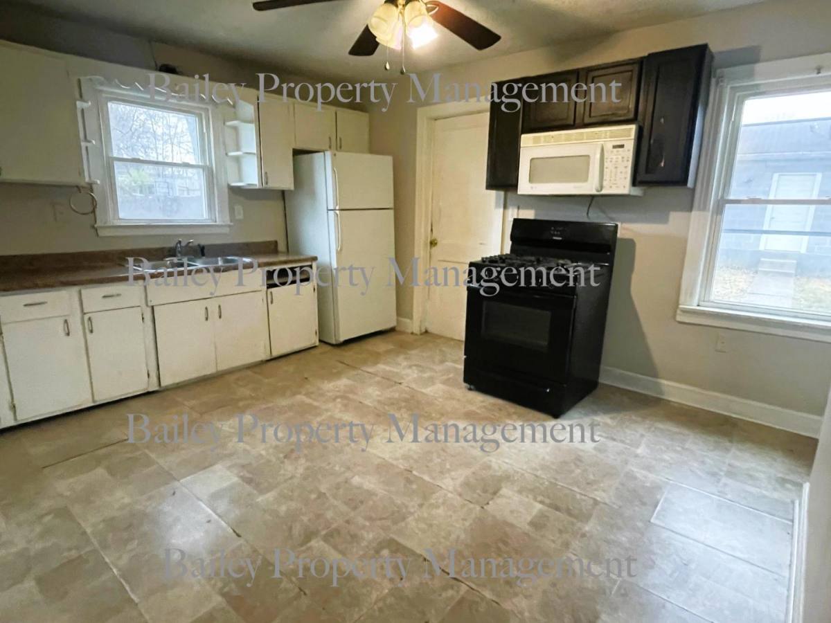 Apartment for rent at 4170 Hazelwood Ave, Louisville, KY 40215