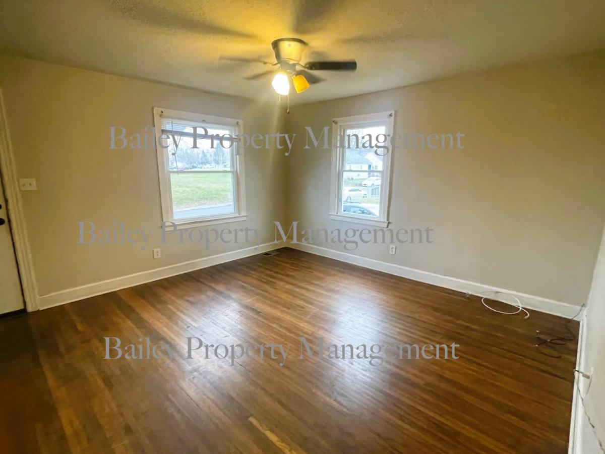 Apartment for rent at 4170 Hazelwood Ave, Louisville, KY 40215