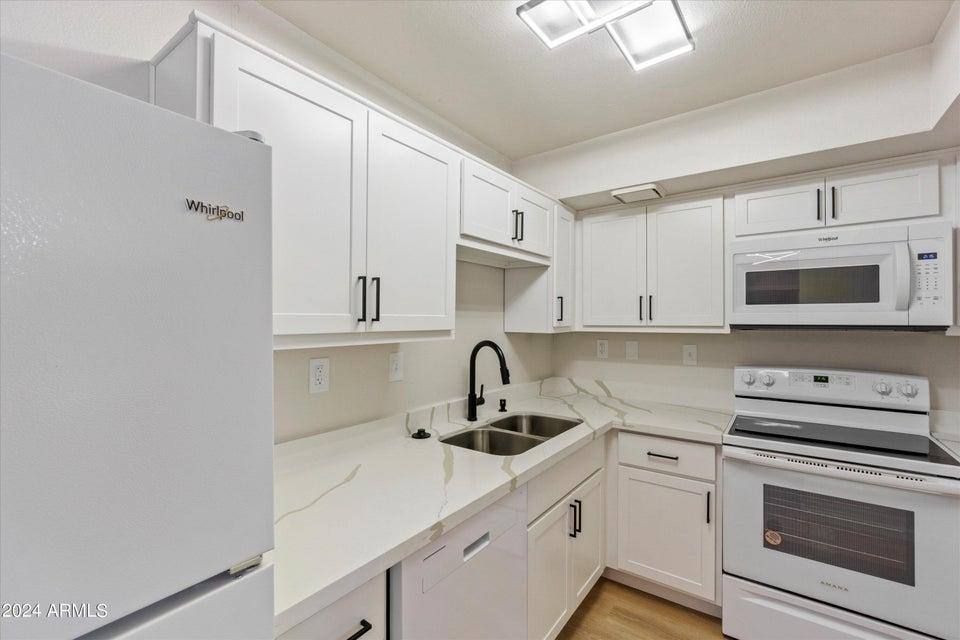 Townhouse for rent at 1500 SW Rio Salado Parkway #90, Mesa, AZ 85201