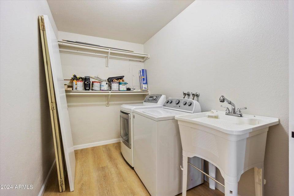 Townhouse for rent at 1500 SW Rio Salado Parkway #90, Mesa, AZ 85201