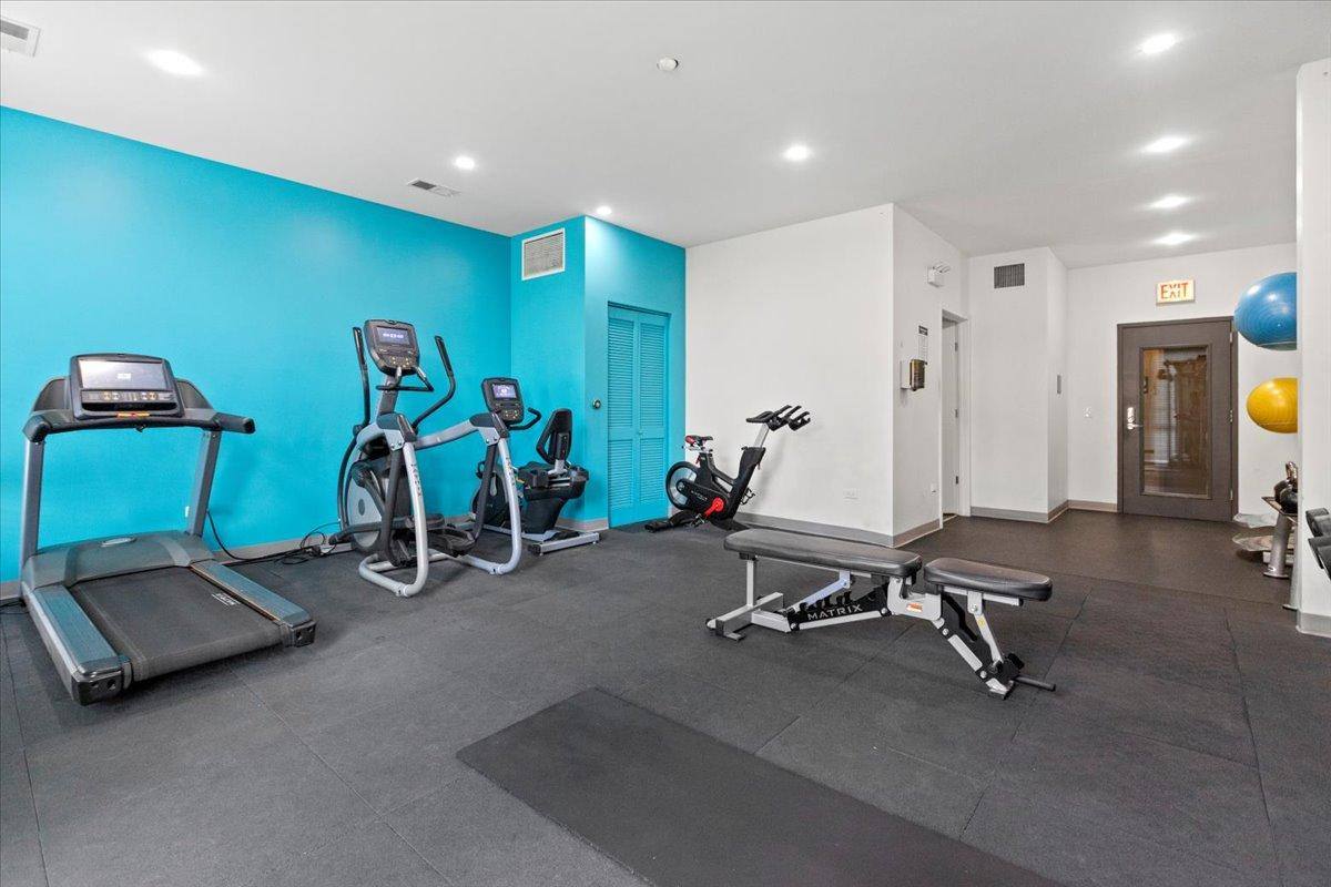 Apartment for rent at 830 N Milwaukee Ave, Chicago, IL 60642