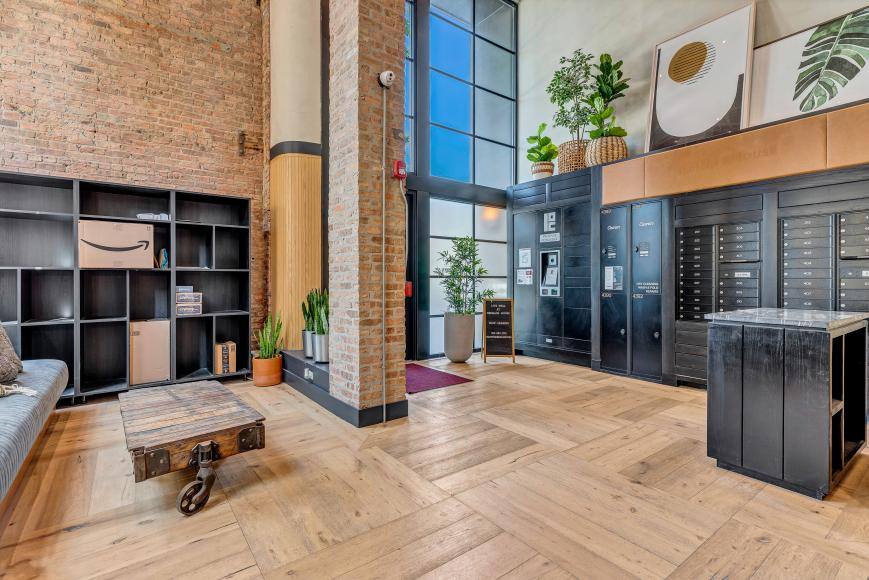 Apartment for rent at 729 N Sangamon, Chicago, IL 60642