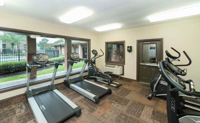 Apartment for rent at 10445 Greens Crossing Blvd, Houston, TX 77038