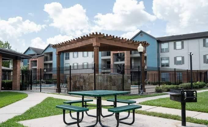Apartment for rent at 10445 Greens Crossing Blvd, Houston, TX 77038