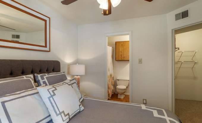 Apartment for rent at 1660 W T C Jester Blvd, Houston, TX 77008