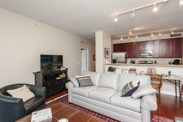 Condo for rent at 100 E 14th St, Chicago, IL 60605