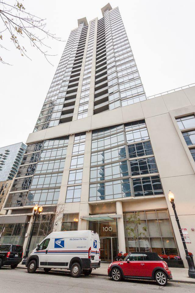 Condo for rent at 100 E 14th St, Chicago, IL 60605