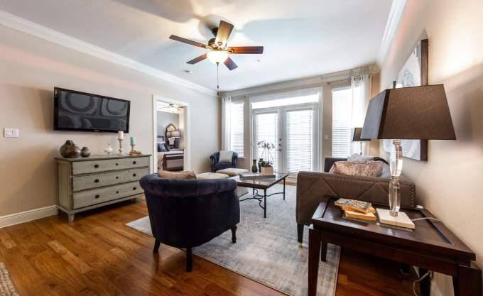 Apartment for rent at 4848 Pin Oak Park, Houston, TX 77081