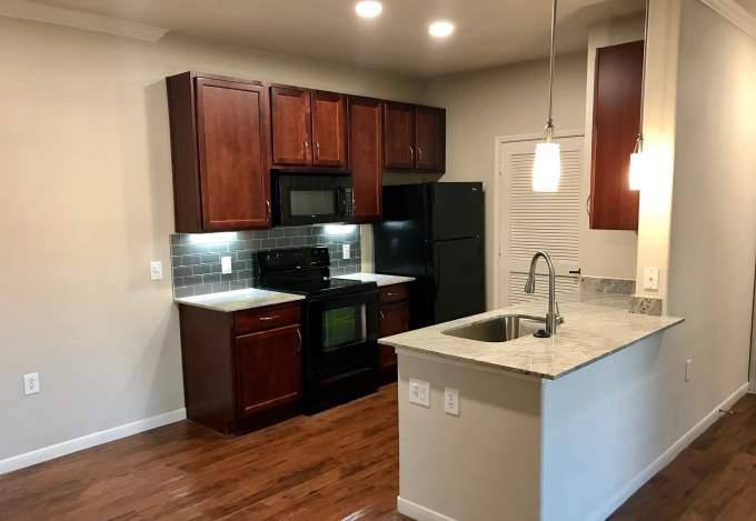 11900 Shadow Creek Parkway, Pearland, TX 77584 - Apartment for Rent - Image 2