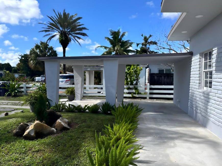 House for rent at 315 NW 106th St, Miami, FL 33150