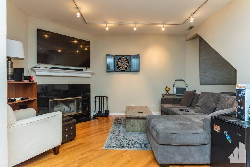 Apartment for rent at 2849 N Southport #B, Chicago, IL 60657