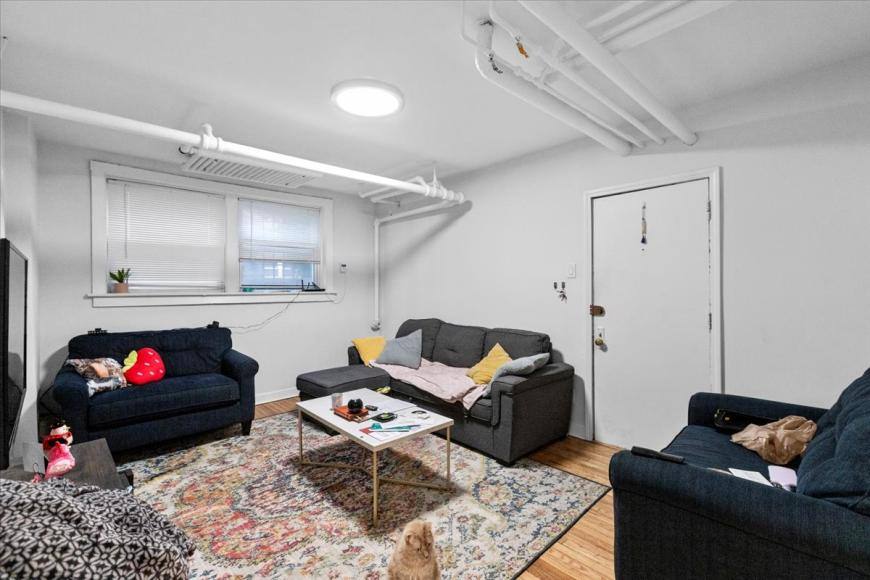 Apartment for rent at 652 W Oakdale #G, Chicago, IL 60657