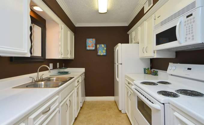 Apartment for rent at 2900 Briarhurst Dr #1174, Houston, TX 77057