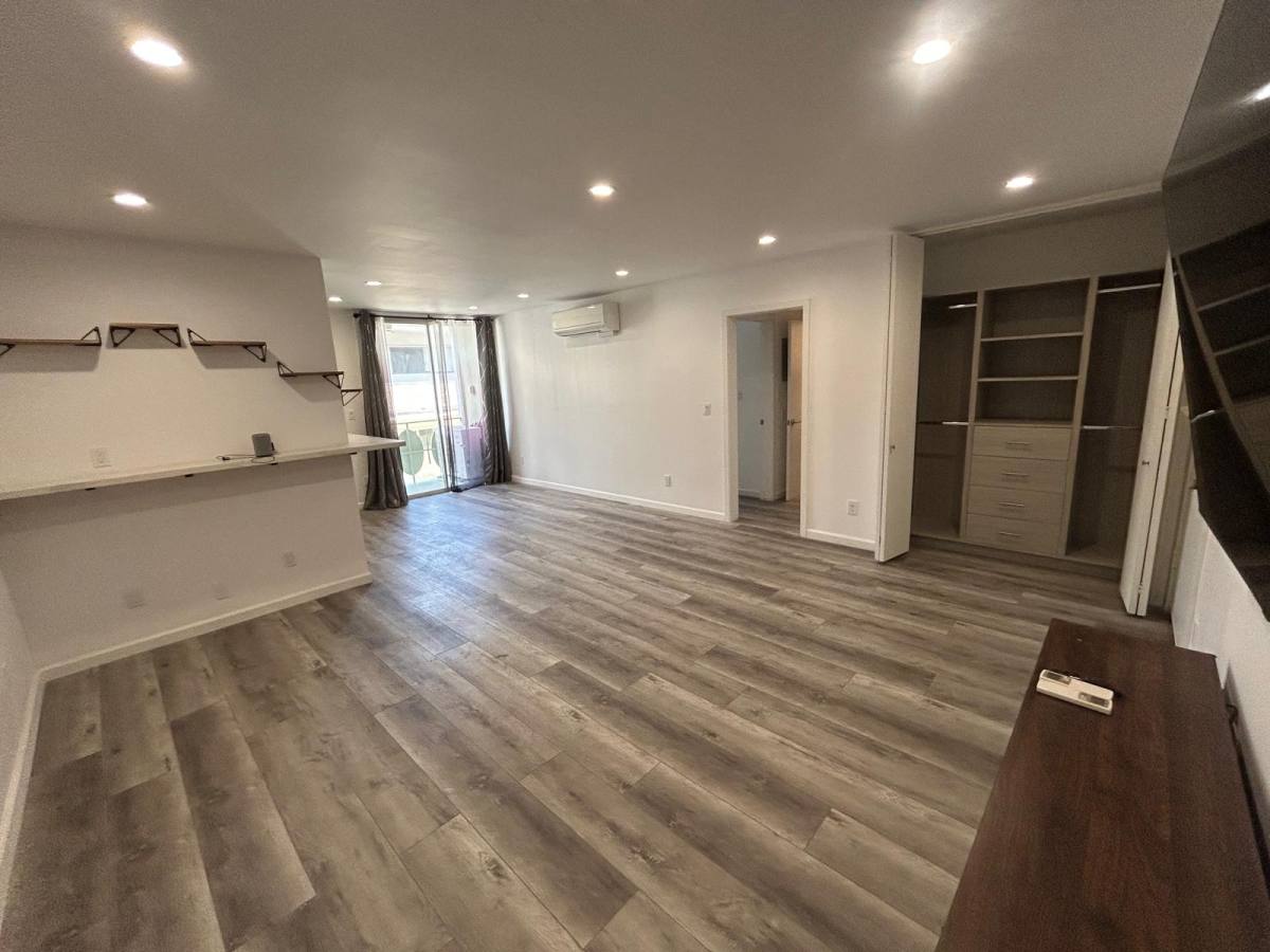 Apartment for rent at 4255 5th St #205, Los Angeles, CA 90020