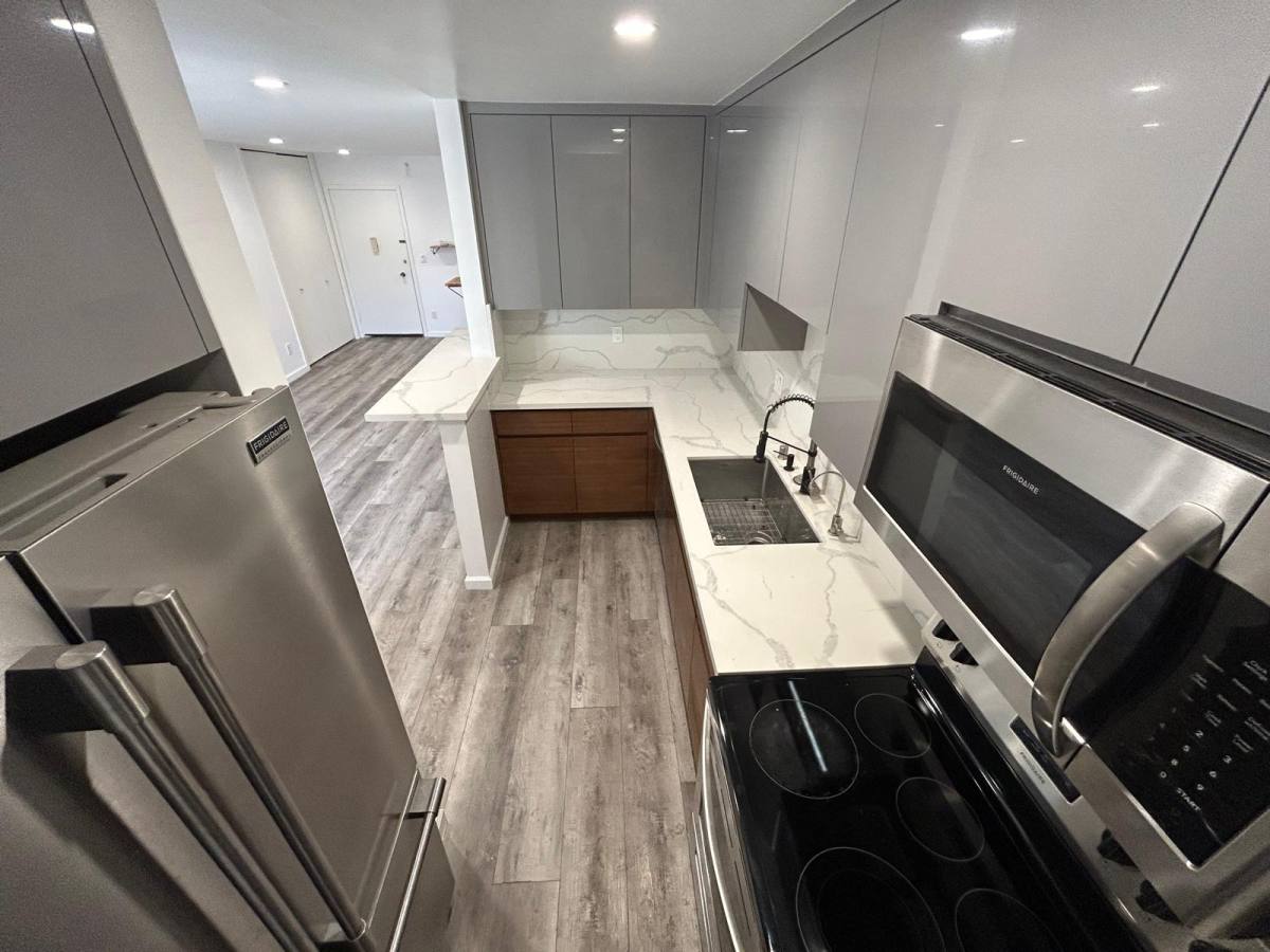 Apartment for rent at 4255 5th St #205, Los Angeles, CA 90020