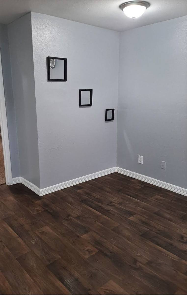 Apartment for rent at Coral Manor, 729 5th Ave N, Texas City, TX 77590