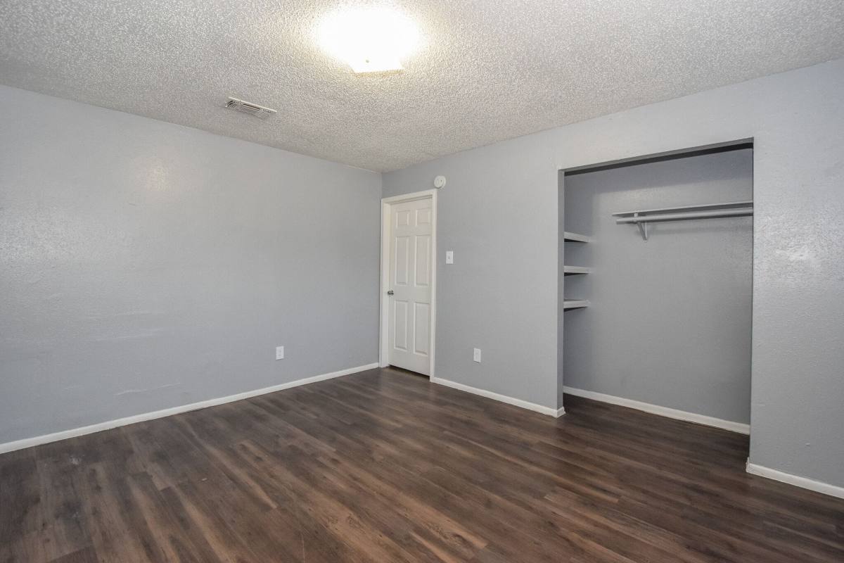 Apartment for rent at Coral Manor, 729 5th Ave N, Texas City, TX 77590