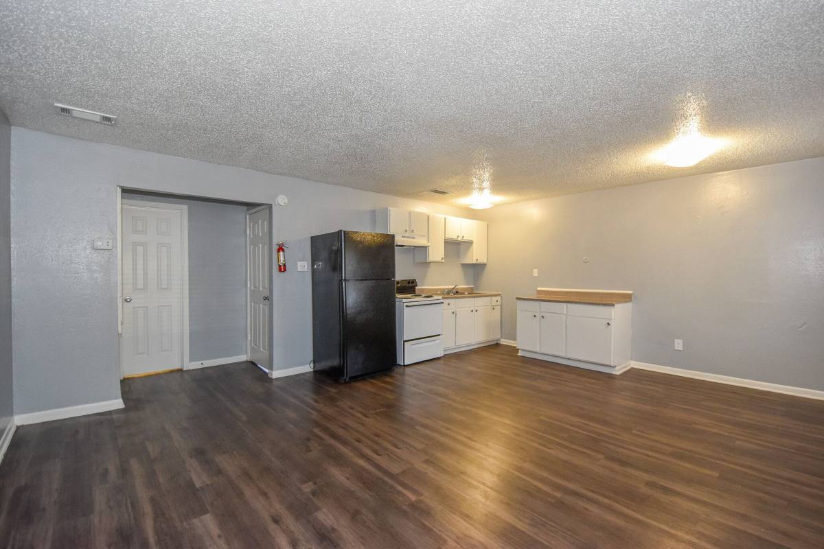 Apartment for rent at Coral Manor, 729 5th Ave N, Texas City, TX 77590