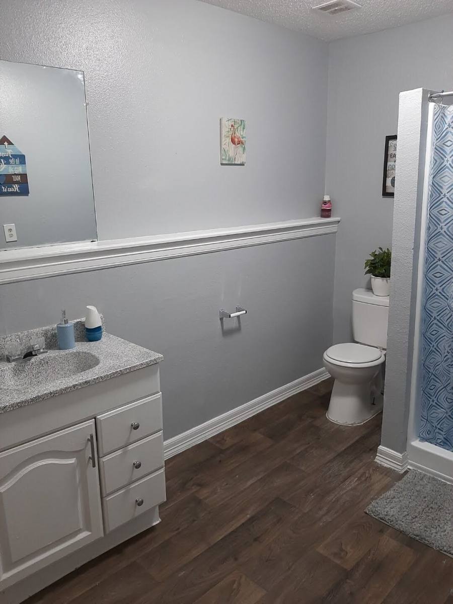 Apartment for rent at Coral Manor, 729 5th Ave N, Texas City, TX 77590