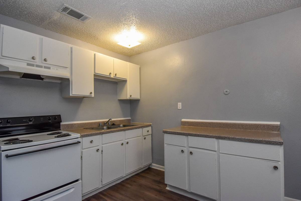 Apartment for rent at Coral Manor, 729 5th Ave N, Texas City, TX 77590